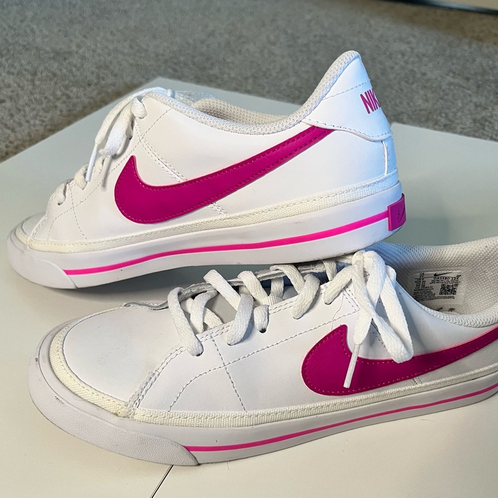 Nike Kids Sneakers White with Pink Accents